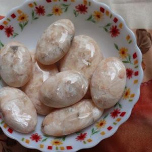 1kg Stilbite Palmstones, Chatoyant Stilbite Palmstones, High Grade Palmstones from India, 8pieces in the lot, Stilbite stone Scolecite India