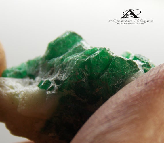Natural Green Emerald , Natural Organic Raw Emerald ,raw Emerald  , Gemstones Jewelry ,  Gifts Shop , Natural Minerals Natural Emerald