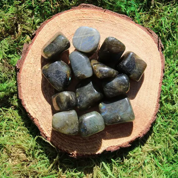 Labradorite Medium Tumbled
