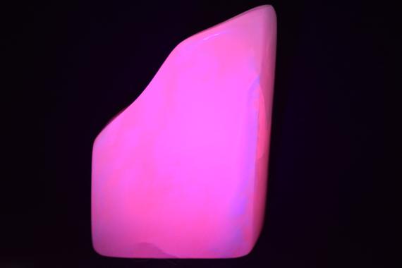 Xl Very Fluorescent Pink Calcite Free Form