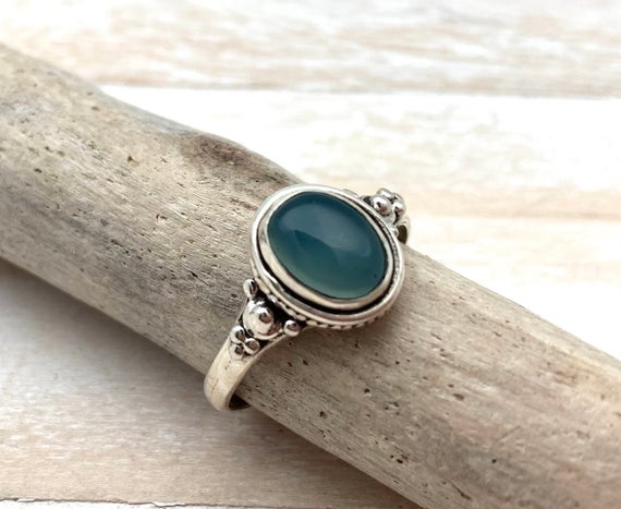 Blue Chalcedony Ring // Simple Blue Chalcedony Silver Ring // Blue Chalcedony Oval Cabochon 6, 7, 7.5, 8, 9 // 925 Sterling Silver