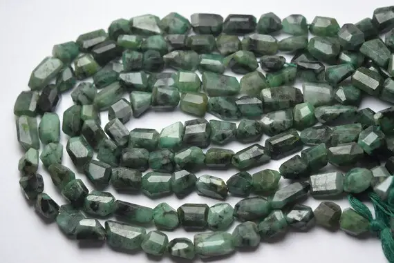 8 Inches Strand, Natural Emerald Faceted Fancy Fancy Nuggets Shape Size 14-18mm