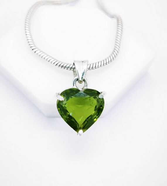 Peridot Heart Pendant, 925 Sterling Silver,green Crystal Stone, Valentine's Gift, Anniversary Gift,love Stone, Healing Stone. Free Shipping.