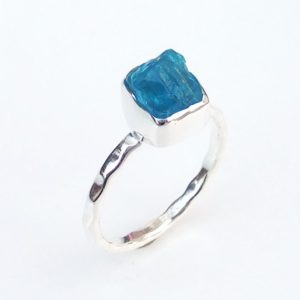 Apatite Ring, Raw Apatite Ring, Neon Apatite Ring, Raw Gemstone Ring,Hammered Band Ring, 925 Sterling Silver Ring, Rough Stone Jewelry-U067 | Natural genuine Apatite rings, simple unique handcrafted gemstone rings. #rings #jewelry #shopping #gift #handmade #fashion #style #affiliate #ad