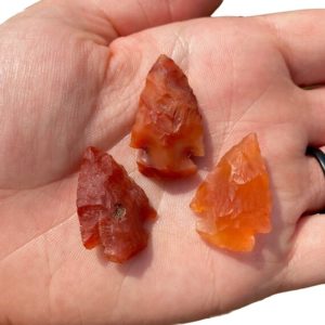 Carnelian Stone Arrowhead (~1") Raw Carnelian Arrowhead – Carnelian Crystal Arrowhead – Carved Carnelian – Rough Carnelian Arrow Decor | Natural genuine stones & crystals in various shapes & sizes. Buy raw cut, tumbled, or polished gemstones for making jewelry or crystal healing energy vibration raising reiki stones. #crystals #gemstones #crystalhealing #crystalsandgemstones #energyhealing #affiliate #ad
