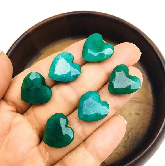 1 Emerald Crystal Heart (1) Xs Faceted Green Emerald Crystal Heart Tumbled Small Stone Mini Natural Gemstone Carved Supply Jewelry
