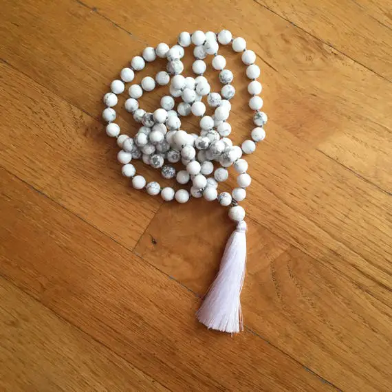 Howlite Mala Necklace, 108 Mala Beads, White Mala Necklace, Howlite Hand Knotted Mala, Howlite Jewelry, White Necklace Summer Jewelry