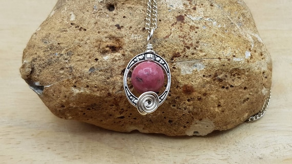 Rare Thulite Pendant Necklace. Reiki Jewelry. Minimalist Silver Plated Wire Wrap Rozalite Pendant Uk. Small Oval Frame. 10mm. Gift For Her