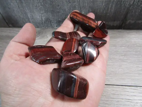 Red Tiger's Eye 0.75 Inch + Tumbled Stone T65