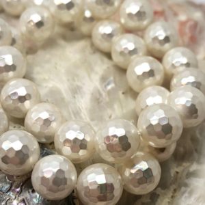 Faceted South Sea Shell Pearl beads Natural Peach or Purple 6 or 8 mm / Pearl Beads / Shell Beads / Natural Shell / Quality weight | Natural genuine beads Gemstone beads for beading and jewelry making.  #jewelry #beads #beadedjewelry #diyjewelry #jewelrymaking #beadstore #beading #affiliate #ad