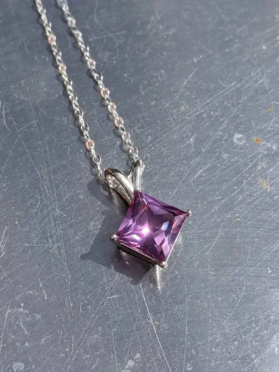 8mm 3ct Princess Cut Alexandrite Pendant - Luminous Color-changing Gemstone Necklace - Elegant 14k Setting  Rare Luxury Jewelry Gift For Her