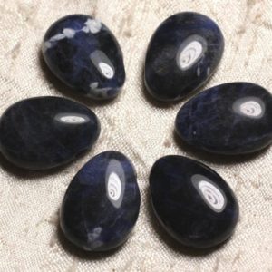Shop Sodalite Pendants! Pendentif Pierre semi précieuse – Sodalite Goutte 25mm Bleu Noir Blanc – 4558550015372 | Natural genuine Sodalite pendants. Buy crystal jewelry, handmade handcrafted artisan jewelry for women.  Unique handmade gift ideas. #jewelry #beadedpendants #beadedjewelry #gift #shopping #handmadejewelry #fashion #style #product #pendants #affiliate #ad