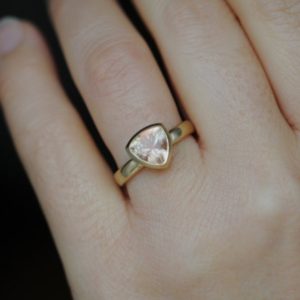 Shop Sunstone Rings! Oregon Sunstone Trillion Ring in 18K Gold Size 6.5 | Natural genuine Sunstone rings, simple unique handcrafted gemstone rings. #rings #jewelry #shopping #gift #handmade #fashion #style #affiliate #ad