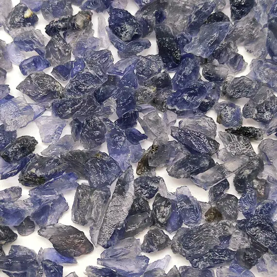 Wholesale Iolite Rough Iolite Chips Rough Small Size Natural Dark Blue Iolite Rough Iolite Raw Rough Gemstone For Ring Pendant Jewelry Gv36