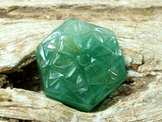 Natural Zambian Emerald Carving Gemstone Fancy Shape Emerald Carved Loose Gemstone For Making Jewelry 12.30ct 16x5mm