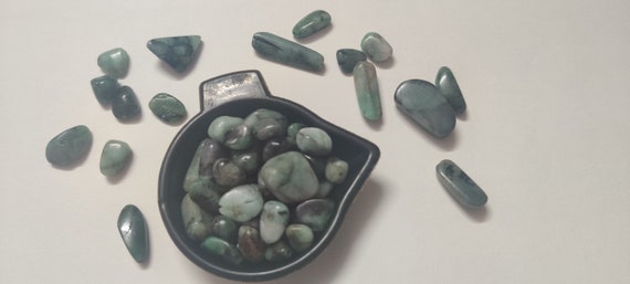 5 Pieces Natural  Emerald ~ Emerald Tumble Stone ~ Plain Smooth Stone ~ Polished Tumble Emerald Stone ~drilled/8x10 To 14x18 Mm