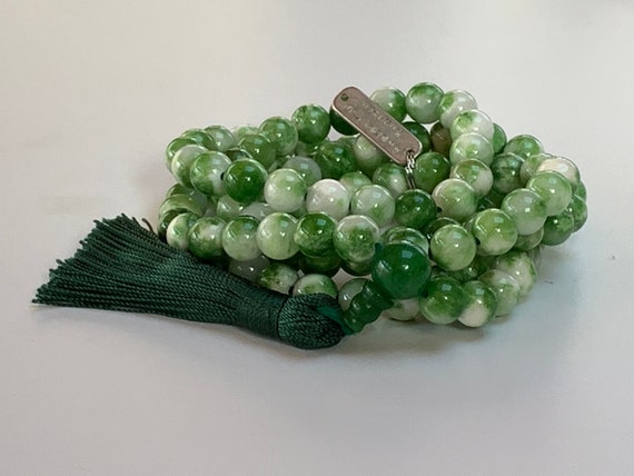 Mixed Jade Green And White Green 8 Mm Mala Beads Necklace, Yoga Jewelry - Increased Mercy, Unselfishnes, Manifestation, Heart Chakra, Love