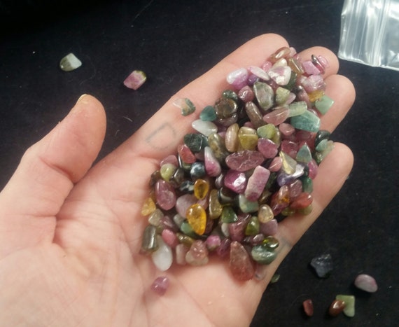 50g Rainbow Tourmaline Tumbled Chips Stones Polished Pink Green Blue Crystals Small Tiny Bulk Gridding Wholesale Xs Roller Ball