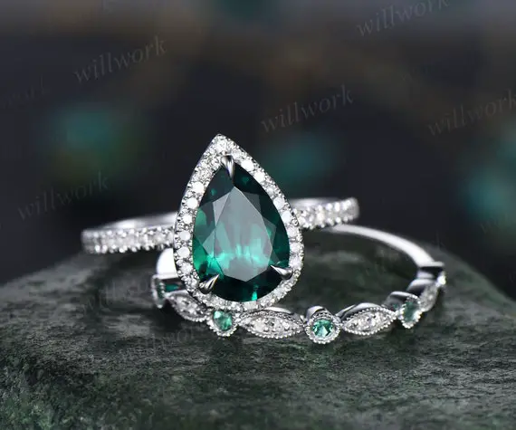 Pear Shaped Emerald Ring Gold Vintage Emerald Engagement Ring Set Halo Unique Engagement Ring Half Eternity Diamond Wedding Ring Set Women