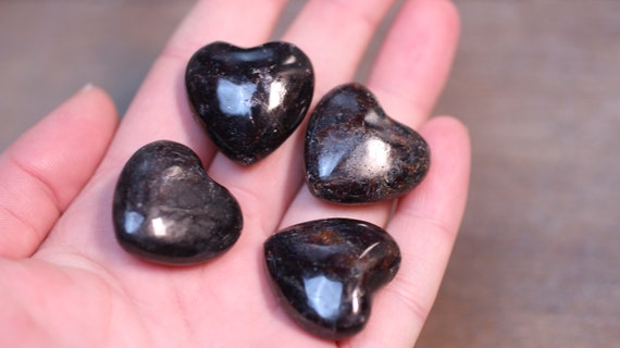 Garnet Stone Puffy 25 Mm Heart K30