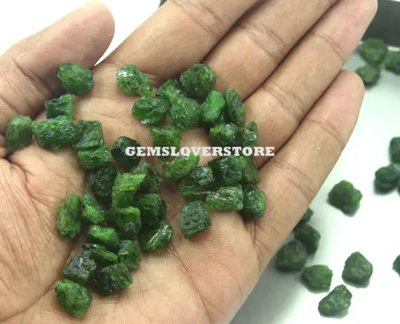 25 Pieces Green Tourmaline Stone That Warms The Heart Size 10-12 Mm, Healing Crystal Natural Green Tourmaline Gemstone, Crystal Energy Rough