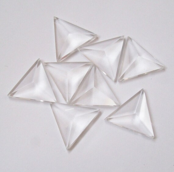1 Pieces 16mm Clear Quartz Triangular Pyramid Cabochon Gemstone, 16mm Crystal Pyramid Triangular Gemstone, Clear Quartz Pyramid Triangular