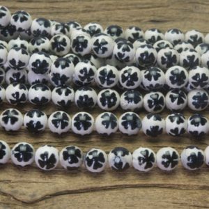 black and white agate smooth round beads – stone beads wholesale – healing beads wholesale –  inspirational jewelry beads – 15inch | Natural genuine beads Array beads for beading and jewelry making.  #jewelry #beads #beadedjewelry #diyjewelry #jewelrymaking #beadstore #beading #affiliate #ad