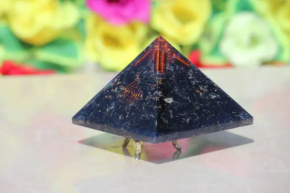Beautiful Black Agate Orgonite Energy Pyramid | Orgone Reiki Aura | Healing Power | Chakra | Rolling Meditation Metaphysical Stone | Pyramid
