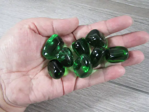 Green Obsidian 1 Inch + Tumbled Stone T529