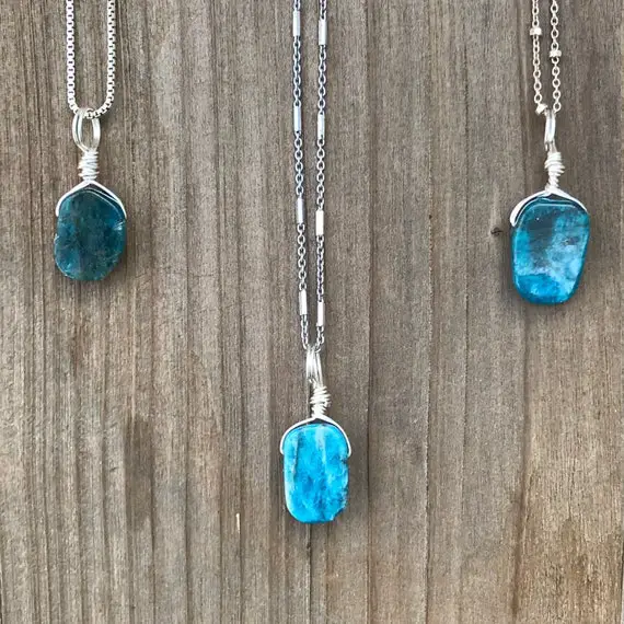 Chakra Jewelry / Apatite / Dainty Apatite / Apatite Necklace / Apatite Pendant / Layering Necklace / Apatite Jewelry / Sterling Silver