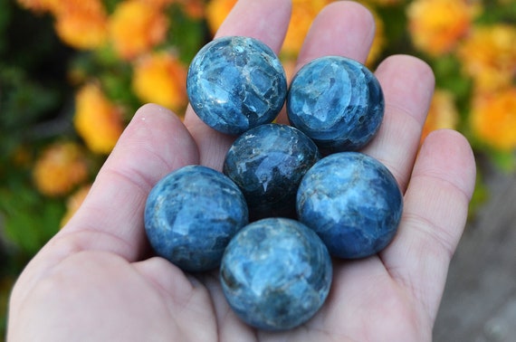Blue Apatite Sphere Crystal (23mm X 23mm X 23mm) - Natural Apatite Stone - Fifth Chakra Stone
