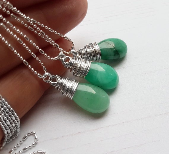 Rough Emerald Necklace With Sterling Silver / Beautiful May Birthday Gift Or Christmas Gift For Her / Green Emerald Pendant