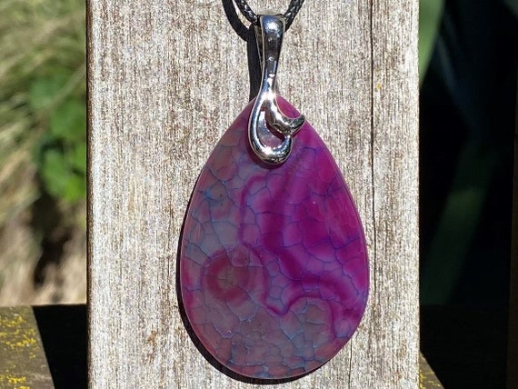 Dragons Vien Fire Agate Healing Stone Necklace With Positive Healing Energy! Dragons Vien Fire Agate Healing Stone Necklace With Positive Healing Energy!