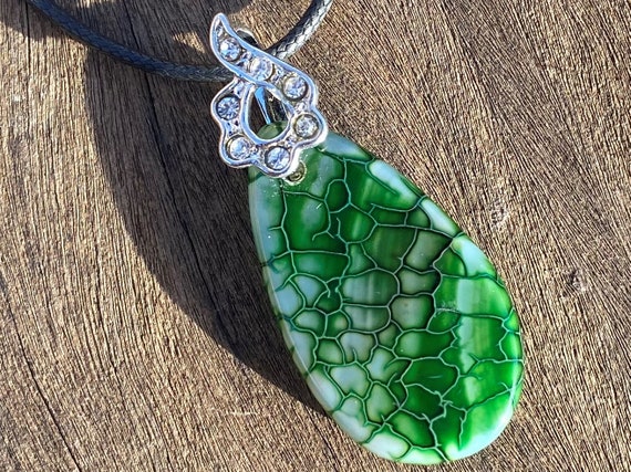 Dragons Vien Fire Agate Healing Stone Necklace! Dragons Vien Fire Agate Healing Stone Necklace!