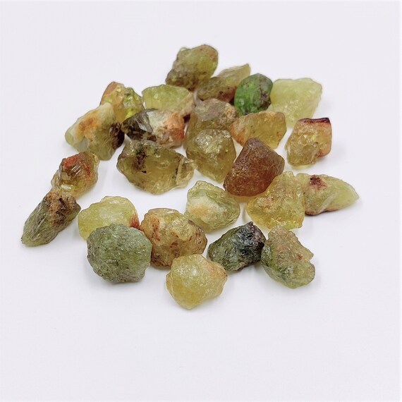 Aaa Quality 25 Pc Lot Grossular Garnet Raw Stone, Natural Grossular Garnet Gemstone, Healing Crystal Raw,8x10, 10x12, 15x,20 Mm Size