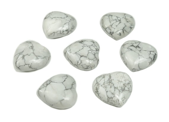 Howlite Heart Gemstone - Heart Shaped Stones - Howlite Crystal Heart Gemstone - Puffy Heart - Howlite Heart For Jewelry – 4cm– He1235