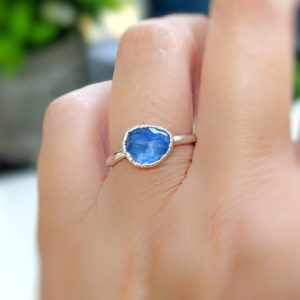 Blue Kyanite ring, Sterling Silver ring, Blue crystal promise ring, Rustic blue stone ring, Alternative engagement ring, Unique gift for her | Natural genuine Gemstone rings, simple unique alternative gemstone engagement rings. #rings #jewelry #bridal #wedding #jewelryaccessories #engagementrings #weddingideas #affiliate #ad