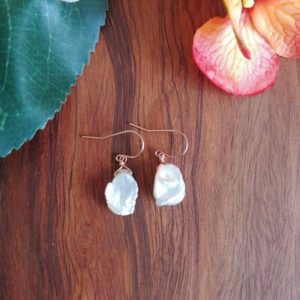 Shop Pearl Earrings! Dainty pearl earrings. Cornflake pearl earrings.  Sterling silver pearl earrings.  Gold pearl earrings. Rose gold pearl earrings | Natural genuine Pearl earrings. Buy crystal jewelry, handmade handcrafted artisan jewelry for women.  Unique handmade gift ideas. #jewelry #beadedearrings #beadedjewelry #gift #shopping #handmadejewelry #fashion #style #product #earrings #affiliate #ad