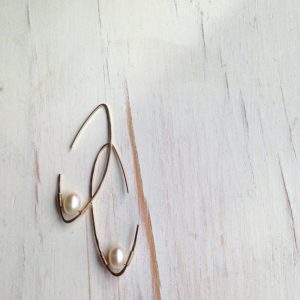 Shop Pearl Jewelry! Pearl Earrings Pearl Oblong Hoop Pearl Jewelry Gemstone Jewelry | Natural genuine Pearl jewelry. Buy crystal jewelry, handmade handcrafted artisan jewelry for women.  Unique handmade gift ideas. #jewelry #beadedjewelry #beadedjewelry #gift #shopping #handmadejewelry #fashion #style #product #jewelry #affiliate #ad