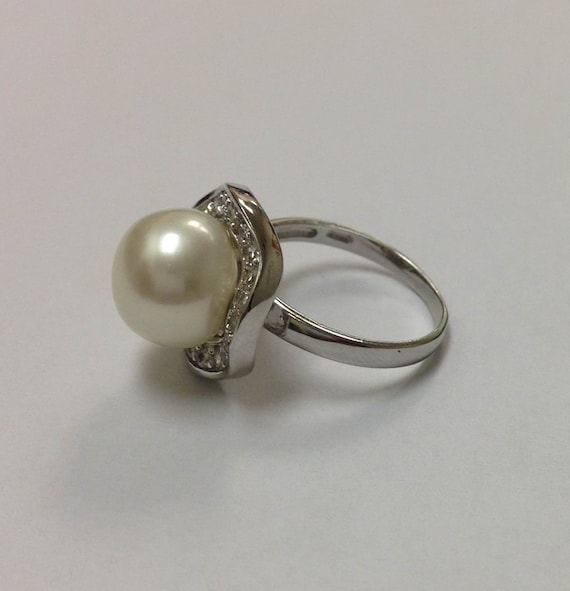 Gorgeous Lab Created Pearl Cz Silver Ring