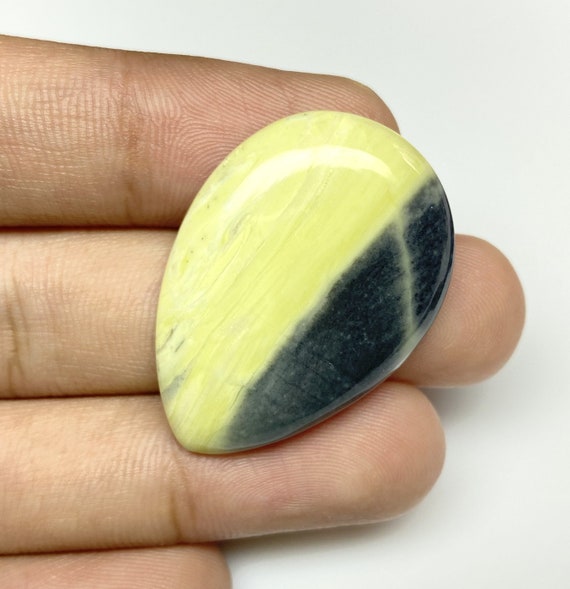 Serpentine Gemstone, Natural Serpentine Cabochon, Aaa+ Quality Serpentine Cabochon For Jewelry Making Loose Gemstone. 33x24x5 Mm. 32.10 Cts.