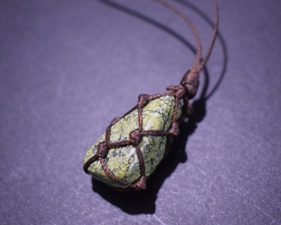 Serpentine Necklace/serpentine Pendant/raw Crystal Necklace/wrapped Jewelry Crystal Necklace/kundalini/bohemian/healing Energy Crystal/yoga