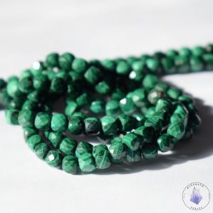 Shop Malachite Faceted Beads! 4.5 mm Malachite Naturelle AAA Perles cubiques facettées – Petit Cube Pierres Précieuses En Vrac Bracelet Bijoux | Natural genuine faceted Malachite beads for beading and jewelry making.  #jewelry #beads #beadedjewelry #diyjewelry #jewelrymaking #beadstore #beading #affiliate #ad