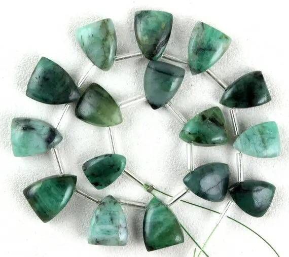 Super Quality 16 Pieces Natural Green Emerald Gemstone, Polished Smooth Trillion Shape Size 8x11-10x13 Mm Briolette Beads Making Jewelry