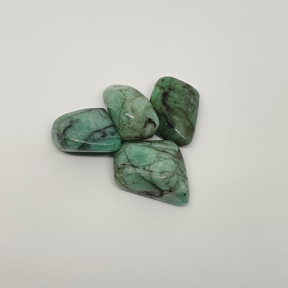 Emerald Tumble | Memory, Patience, Honesty | Tumbled Crystal Gemstone | Natural Gemstones | Polished Emerald Stone
