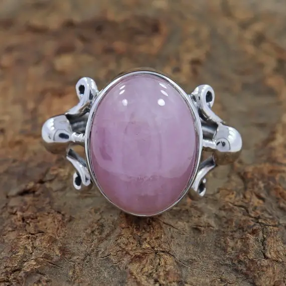 Natural Kunzite Ring !! Kunzite Sterling Silver Handmade Ring !! Kunzite Oval Shape Ring !! Purple Kunzite Unique Designer Ring Size 8