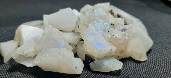 Natural White Rainbow Moonstone Rough,white Rainbow Rough,blue Flashy Rainbow Rough,rough Gemstone,rainbow Raw Material For Jewelry Making