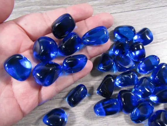 Blue Obsidian 1 Inch + Tumbled Stone T516