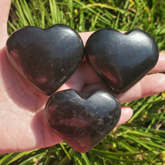 Shungite Heart Stones For Emf Protection And Detox, Metaphysical Purifying And Healing Shungite Heart Stones, Grounding And Balancing Stone