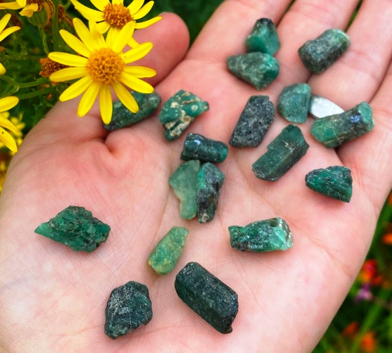 Driving Test Crystal, Raw Emerald, True Emerald, Driving Test Stones Uk, Lucky Emerald, Natural Emerald Chip, Green Lucky Stone Huge Emerald